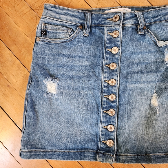 Kancan Medium wash button front denim mini skirt size 27 - Picture 2 of 4